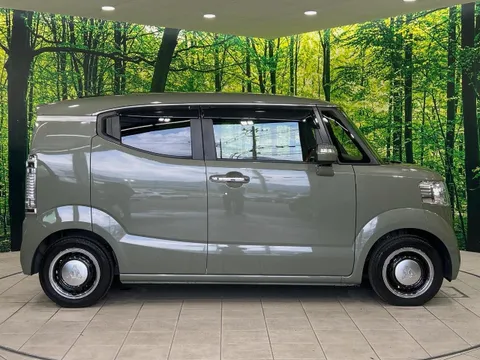 Honda N-BOX Slash