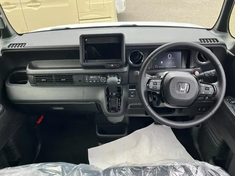 Honda N-BOX Custom