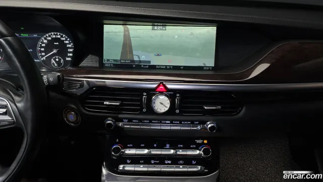 Genesis G90 (EQ900)