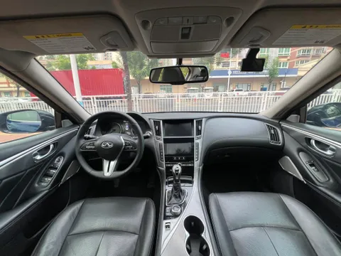 Infiniti Q50L