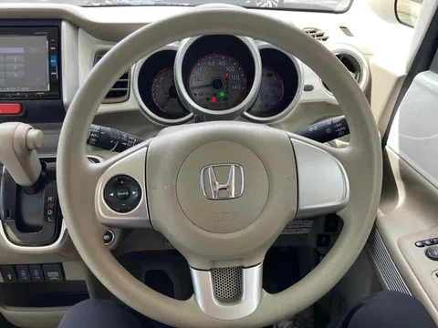 Honda N-BOX Slash