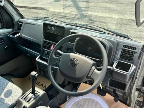 Nissan Clipper Truck
