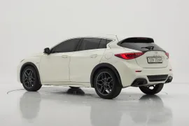 Infiniti Q30