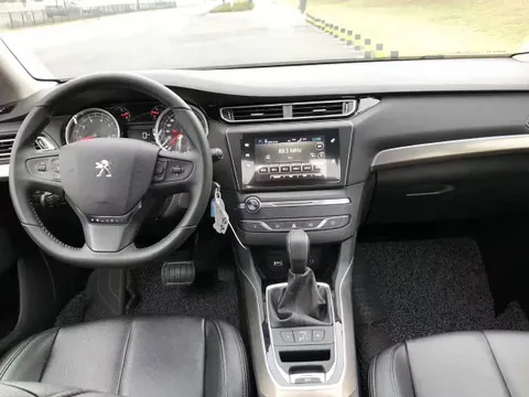 Peugeot 408