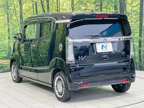 Honda N-BOX Slash
