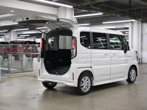 Suzuki Spacia Custom