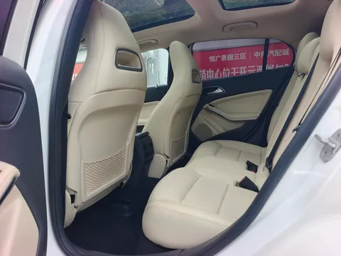Mercedes-Benz Mercedes-Benz GLA