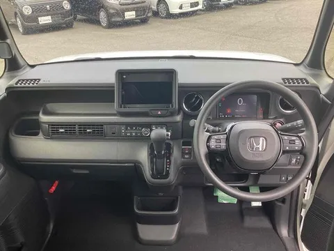 Honda N-BOX Custom