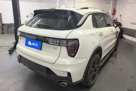 Lynk & Co 01