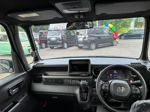 Honda N-BOX Custom