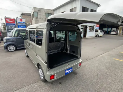 Nissan Clipper Van
