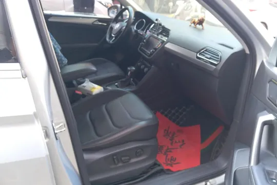 Volkswagen Tiguan L