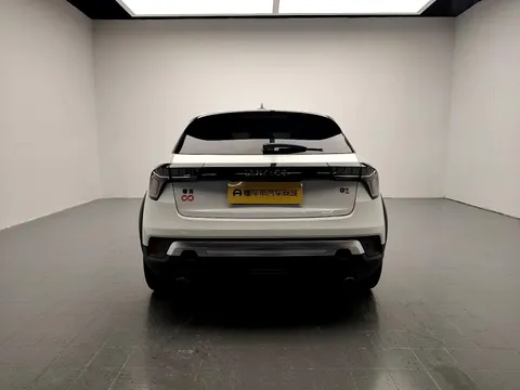 Lynk & Co 02