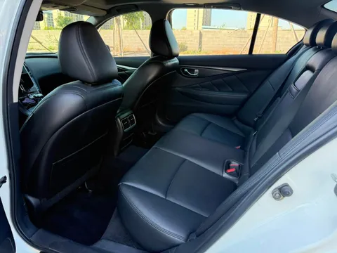 Infiniti Q50L