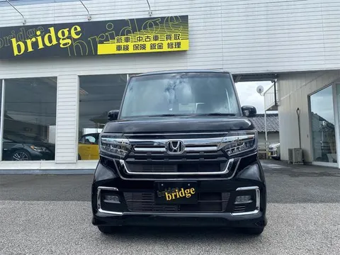 Honda N-BOX Custom