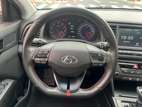 Hyundai Elantra (Avante)