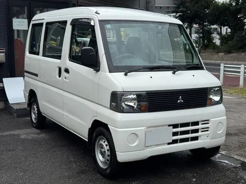 Mitsubishi Minicab Van