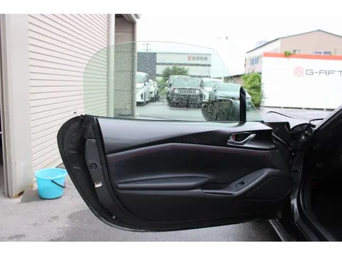 Mazda MX-5 (Roadster)