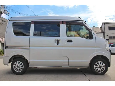 Mitsubishi Minicab Van