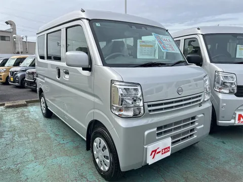 Nissan Clipper Van
