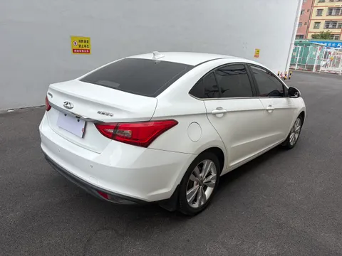 Chery Arrizo 5