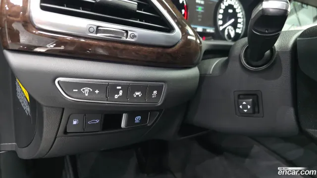 Genesis G90 (EQ900)