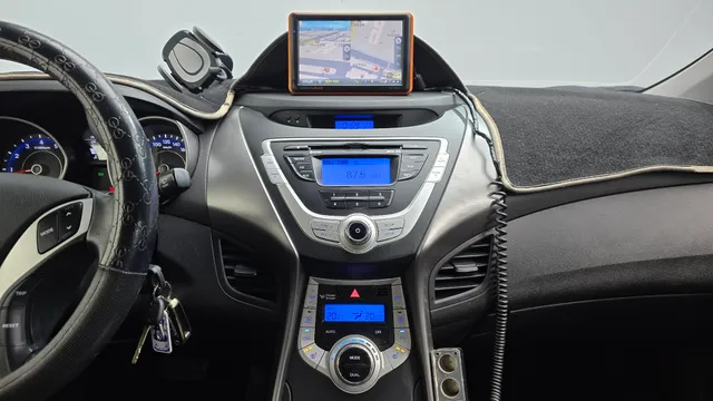 Hyundai Elantra (Avante)