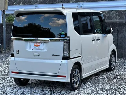 Honda N-BOX Custom