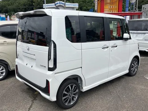 Honda N-BOX Custom