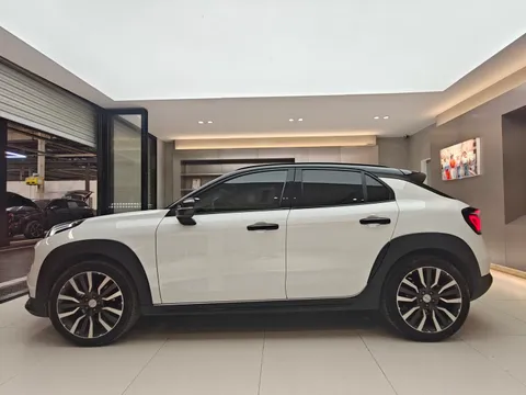 Lynk & Co Lynk & Co 02
