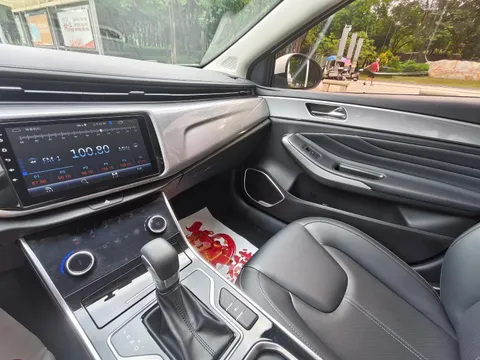 Chery Arrizo 5