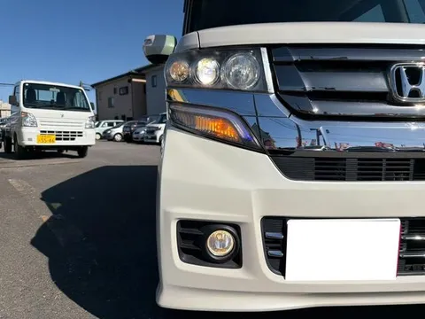 Honda N-BOX Custom