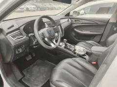Roewe i5