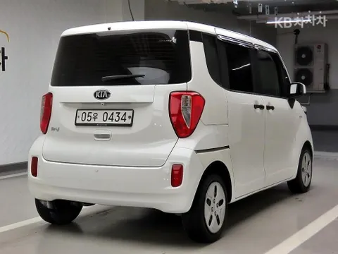 Kia Deluxe