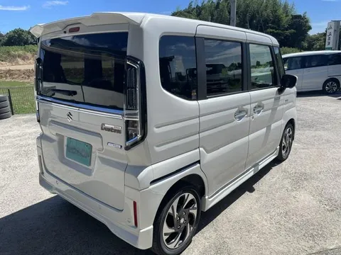 Suzuki Spacia Custom