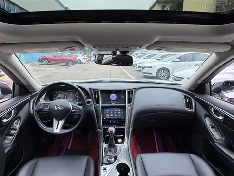 Infiniti Q50L