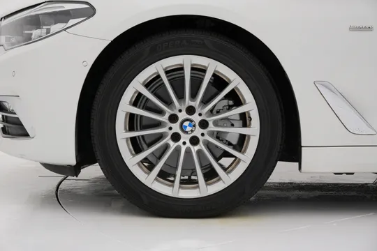 BMW BMW
