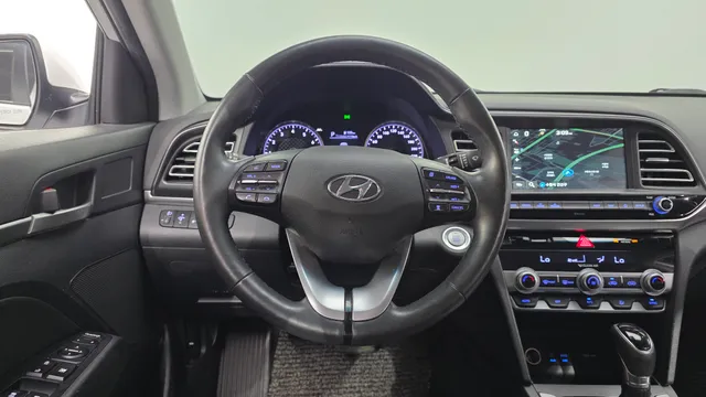 Hyundai Elantra (Avante)