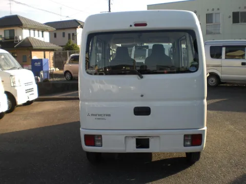 Mitsubishi Minicab Van