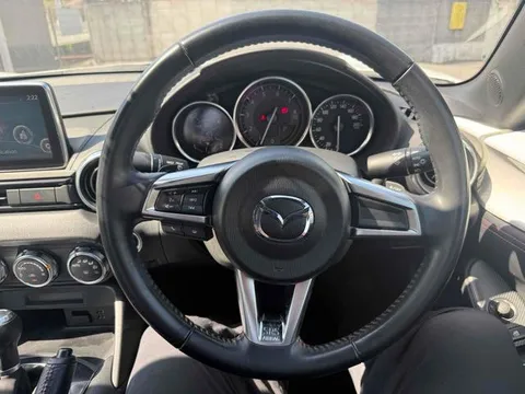 Mazda MX-5 (Roadster)
