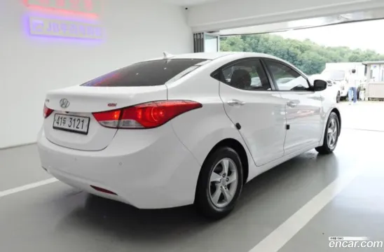 Hyundai Elantra (Avante)