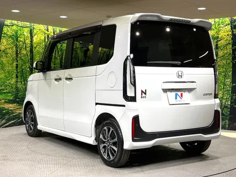 Honda N-BOX Custom