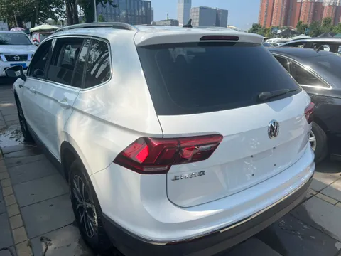 Volkswagen Tiguan L