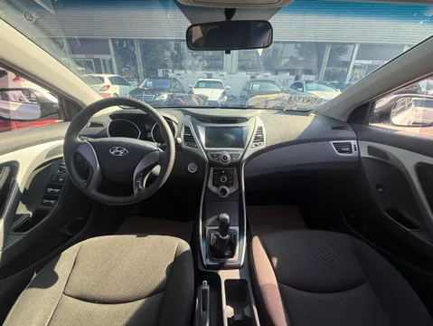 Hyundai Elantra (Avante)