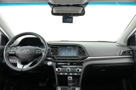 Hyundai Elantra (Avante)