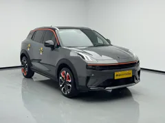 Lynk & Co 06