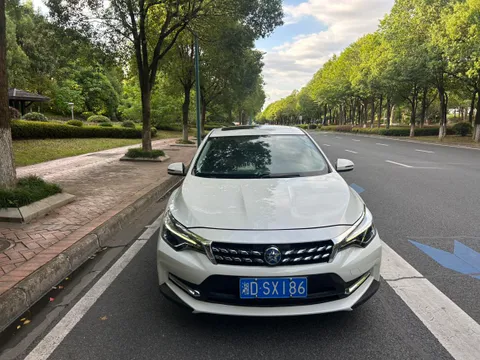 Venucia D60