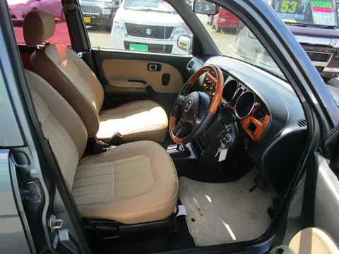 Daihatsu Mira Gino