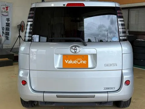 Toyota Sienta