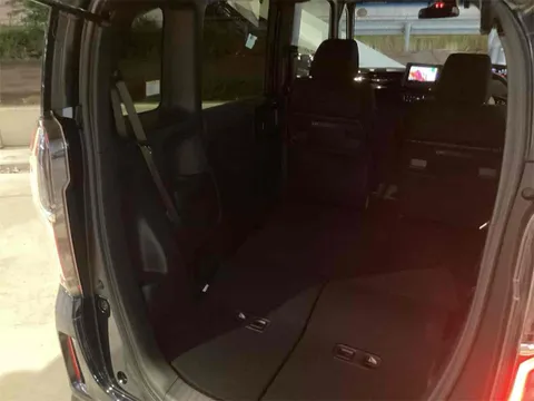 Honda N-BOX Custom